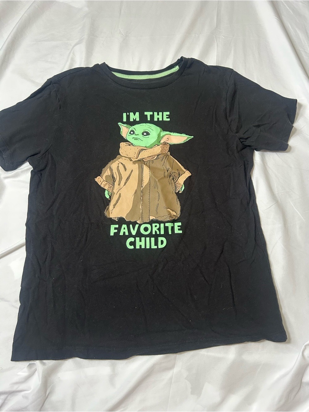 Disney Star Wars Baby Yoda T-Shirt Size M Mandalorian Favorite Child